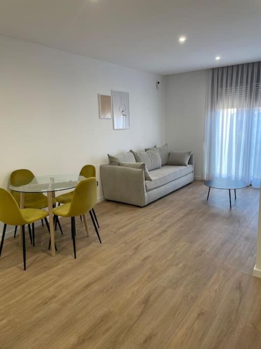 Апартаменти Estrenalo A Minutos De Bcn Сан-Феліу-де-Льобреґат Екстер'єр фото